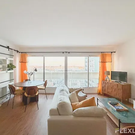 Apartment Spacious Two-bedroom In The 13th With Balcony Paris