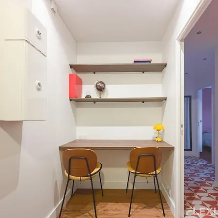 Apartment Spacious Two-bedroom In The 13th With Balcony
